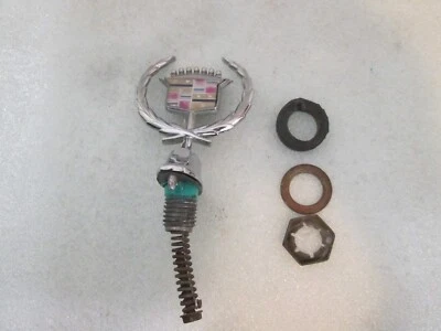 CADILLAC CAPUCHA ADORNO EMBLEMA BASE SEVILLA ELDORADO CAPÓ 86-87 CON BASE Foto 1 de 4