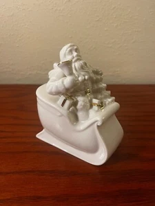 Estatuilla de porcelana Lenox - Papá Noel en trineo con campana - acento dorado blanco EE. UU. - Imagen 1 de 4