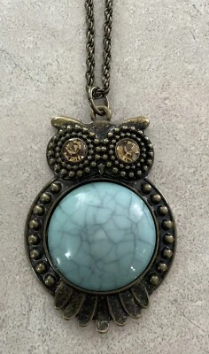 Collar con colgante de búho vintage con vientre de color turquesa y ojos de estrás de ámbar Foto 1 de 4