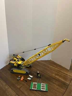 LEGO City #7632 Crawler Crane Mostly Complete with Minifigures - Image 1 of 4