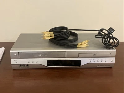 Toshiba SD-V393SU2 DVD VCR Combo Reproductor Grabadora de Cinta VHS - PROBADO (Sin Control Remoto) Foto 1 de 4