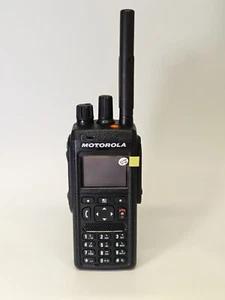 Motorola MTP3150 350-430 MHz PT9120HE Tetra Radio radio bidirezionale walkie talkie - Foto 1 di 9