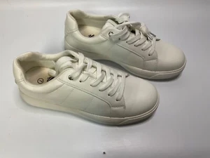 New Women’s size 7 Vepose White Sneakers Casual Fashion Flat Low Top Comfortable - Picture 1 of 7
