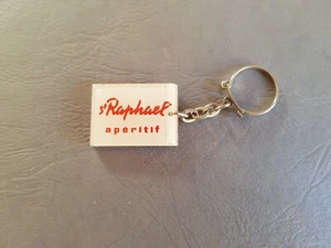 PORTE CLÉ / KEYCHAIN / KEY RING - St Raphaël Apéritif (rouge) - Picture 1 of 2
