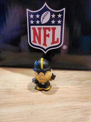 2016 NFL Series 5 Teenymates Steelers "Steely McBeam" Mascot  figure (1:37 pks) Cover