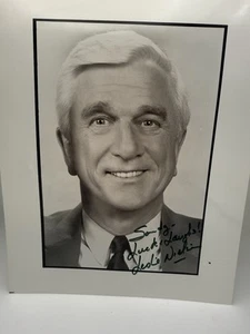 Leslie Nielsen Movie Autograph 8x10 B&W Photo signed - Picture 1 of 1