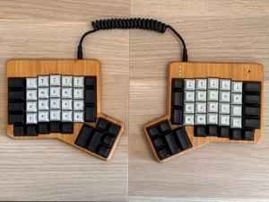 FalbaTech ErgoDox - split mechanical keyboard with swappable switches - Zdjęcie 1 z 10