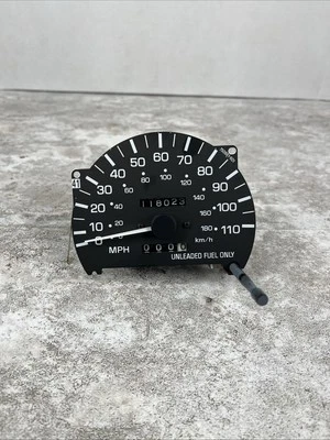 1992-1995 Toyota 4Runner Pickup T100 Speedometer Odometer 118023 Miles - Image 1 of 4