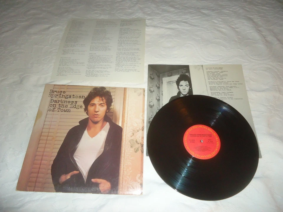 BRUCE SPRINGSTEEN-DARKNESS ON THE EDGE OF TOWN 1978 COLUMBIA LP PC 35318 EXC VG+ - Image 1 of 1
