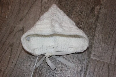 Vintage Glo-Knit Handmade Crocheted Baby Infant Hat w Original Ribbon. White. VG - Image 1 of 4