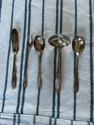 IS Daffodil Set of 5 Serving Pieces 1847 Rogers Silverplate Vtg Flatware Foto 1 de 4