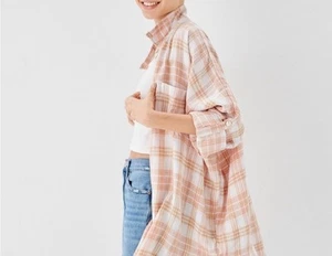 AMERICAN EAGLE OUTFITTERS Oversized Shirt Sz M Pink Tan Plaid Linen Rayon Woven - Picture 1 of 7