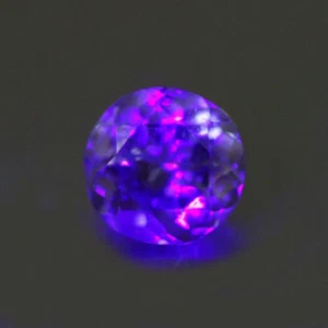 0.62ct Amazing Rare 100% Natural Color Change Scapolite loose gemstone - Picture 1 of 3