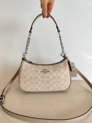 Bolso de Hombro Coach Teri Nuevo con Etiquetas en Lona Firma Plateado/Arena/Taupe CV933 Foto 1 de 4