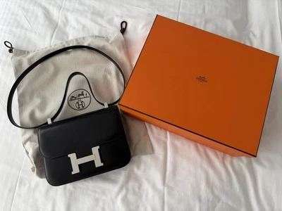 TOTALMENTE NUEVO Bolso de Mano Hermes Constance 1-24 Caja Piel de Becerro Negro 2025 Foto 1 de 4