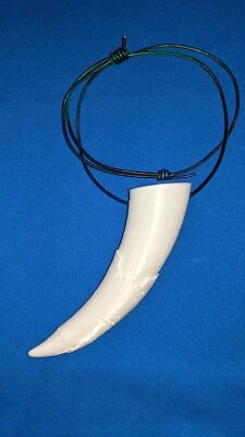 Collar Colmillo Tigre Diente de Sable Impreso en 3D Foto 1 de 4