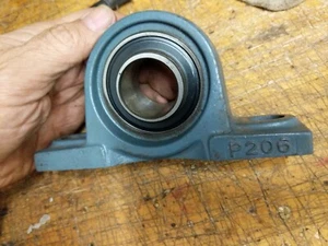 1-1/4" Pillow Block Bearing, P206 Solid Base hc206-20 bearing - Picture 1 of 2