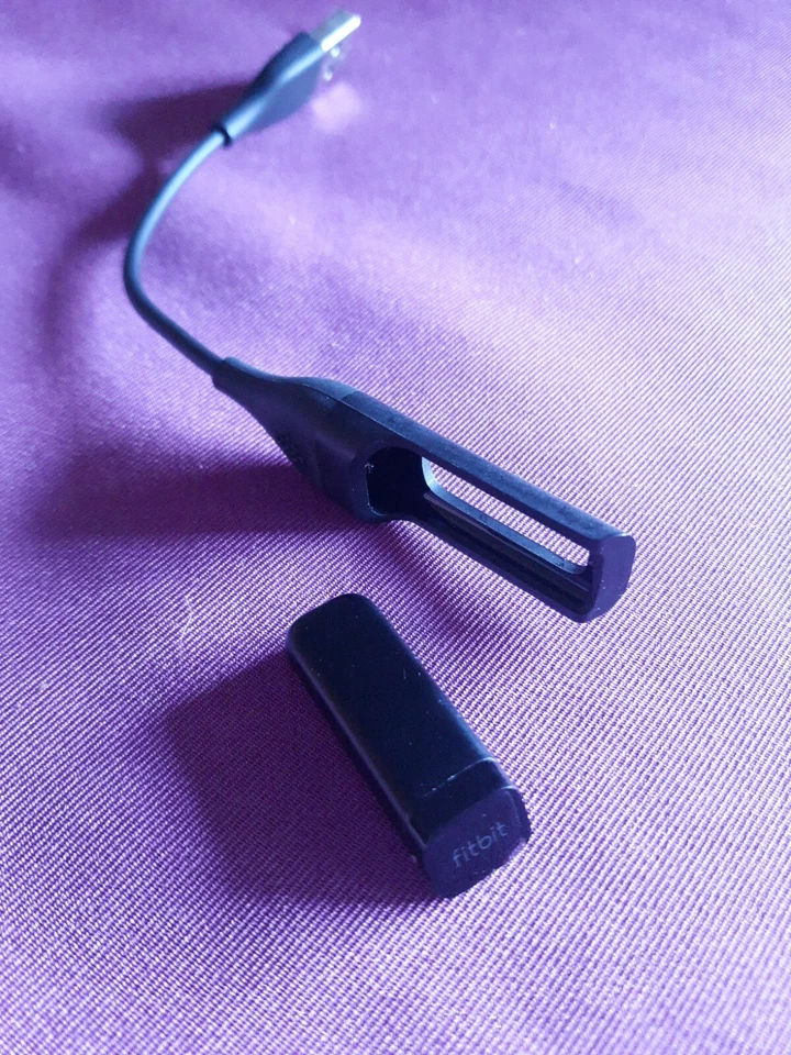 Cable de carga Fitbit Flex F13401Tracker y USB Foto 1 de 4