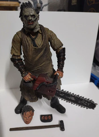 LEATHERFACE CINEMA FEAR S 3 Figure HEWETT Mezco COMPLETE Texas Chainsaw Massacre Cover