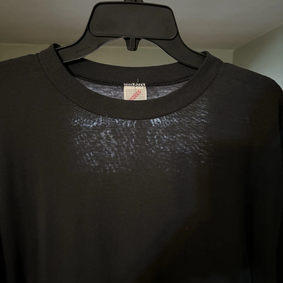 Винтажная тонкая футболка из бумаги мужская размер XL черная искусственно состаренная джерси с коротким рукавом сделано в США 90-е - Изображение 1 из 4
