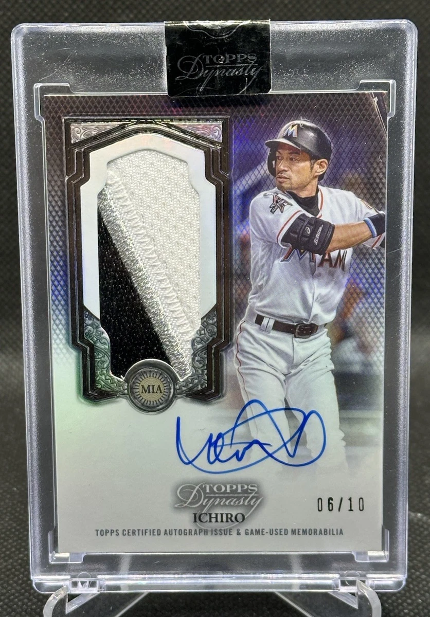Topps Ichiro Suzuki Autographed Baseball Sports Trading Cards