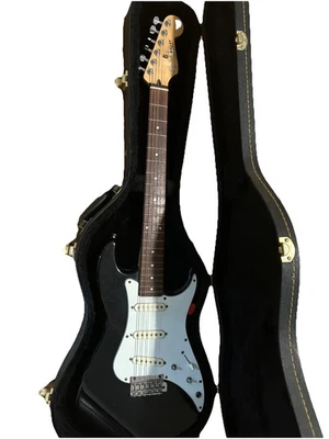Guitarra elétrica Fender Esquire Bullet preta com bolsa gig produto usado - Imagem 1 de 4