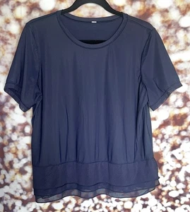 Gently Used Lululemon Sole Training Short Sleeve Midnight Navy Size 10 - Picture 1 of 8