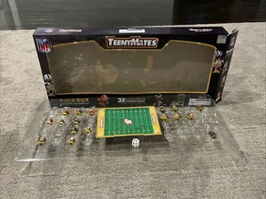 TeenyMates NFL Gold Box Set Football Action Figure Set Field Puzzle 17 Figures - Picture 1 of 8