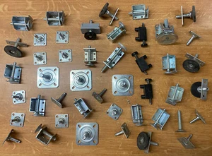 Lote de trabajo, 48No, pies ajustables de metal. - Imagen 1 de 2