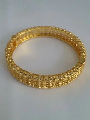 Women's Fashion 18K Yellow Gold Plated Bracelet Carving Wrist Link  - Изображение 1 из 4