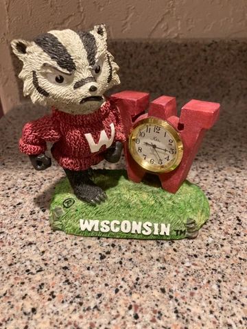 Wisconsin Badgers  Desk Clock Logo Cover