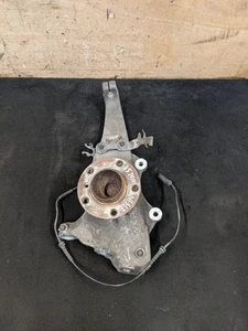 BMW 5 SERIES F10 N/S PASSENGER SIDE LEFT FRONT WHEEL HUB - Picture 1 of 3