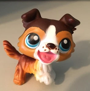 2006 Littlest Pet Shop Brown Collie Dog Blue Eyes Open Mouth Raised Paw - Picture 1 of 4