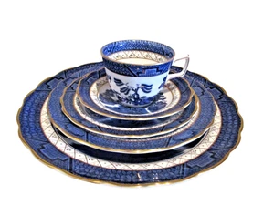 5 Piece Place Setting Royal Doulton Real Old Willow Fine China Gold Trim E - Picture 1 of 4