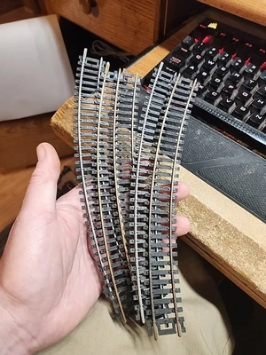 HO Scale Mixed Train Track Lot 5 Curved Pieces 18" R 30 deg Tyco Atlas Bachmann - Image 1 of 4