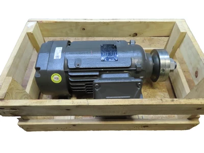 WEG 00336ES3ESA80SR 3 H.P. Saw Motor 3 phase 3500 R.P.M. 30mm shaft frame 80S/MS - Image 1 of 4