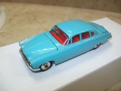 Corgi Jaguar Saloon Mark X - Image 1 of 4