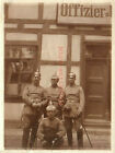 Foto, Wk1, Soldaten mit Pickelhaube vor Offizier Casino (N)50100