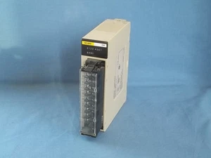 Omron C200H-0C222 Output Module 250VAC/24VDC - Picture 1 of 4