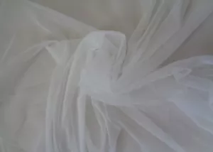 Tela de tul suave marfil para hacer vestir hágalo usted mismo tela 150 cm de ancho. Se vende por 0,5 metros - Imagen 1 de 3