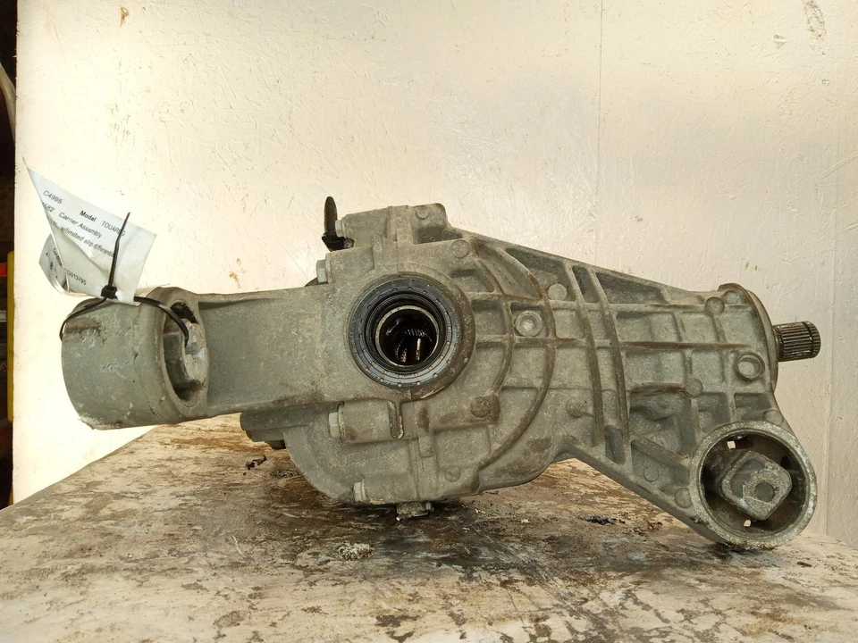 Used Differential Carrier Assembly fits: 2014 Volkswagen Touareg Rear 3.6L w/lim Foto 1 de 4