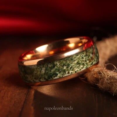 Alianza de boda de oro amarillo y ágata musgo verde de 8 mm para hombre, ajuste cómodo Foto 1 de 4