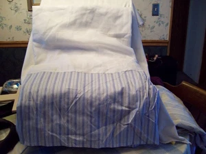 Laura Ashley King Bed Skirt - Picture 1 of 4