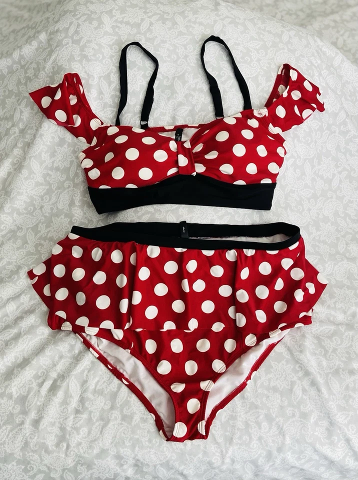 Traje de baño TORRID 2 piezas Minnie Dot hombro frío parte superior talla 2 XL parte inferior peplum talla 3 XXL Foto 1 de 4