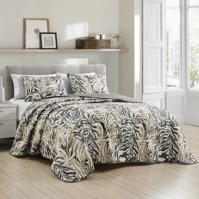 3-Piece Alley Animal Print Gray Bedspread Set King Size Tiger Quilt - Image 1 of 4