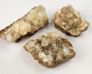 Calcita - Cristales naturales crudos - 144g, 122g, 94g - 360 g en total - Lote a granel - Imagen 1 de 24