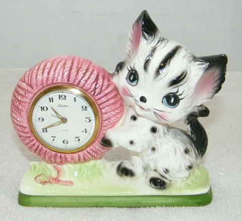 VINTAGE JAPAN TRADITIONS CERAMIC KITTEN WITH YARN ALARM CLOCK Cover