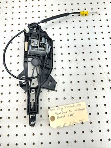 14-18 Chevy Silverado 1500 REAR RIGHT SIDE EXTERIOR DOOR HANDLE BRACKET OEM - Picture 1 of 5