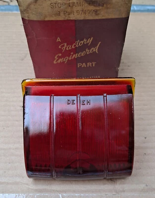 DeSoto Deluxe 1942 personalizado S10 nuevo de stock MoPar centro cristal trasero lámpara de parada lente Foto 1 de 4