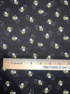 TT Bees 100% digital cotton fabric by the yard 36 x 44 CD5496 Sunflowers - Picture 1 of 7